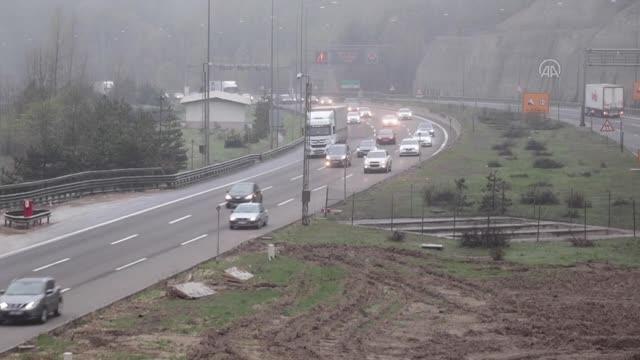 Anadolu Otoyolu'nun Bolu ve Düzce kesiminde bayram trafiği başladı