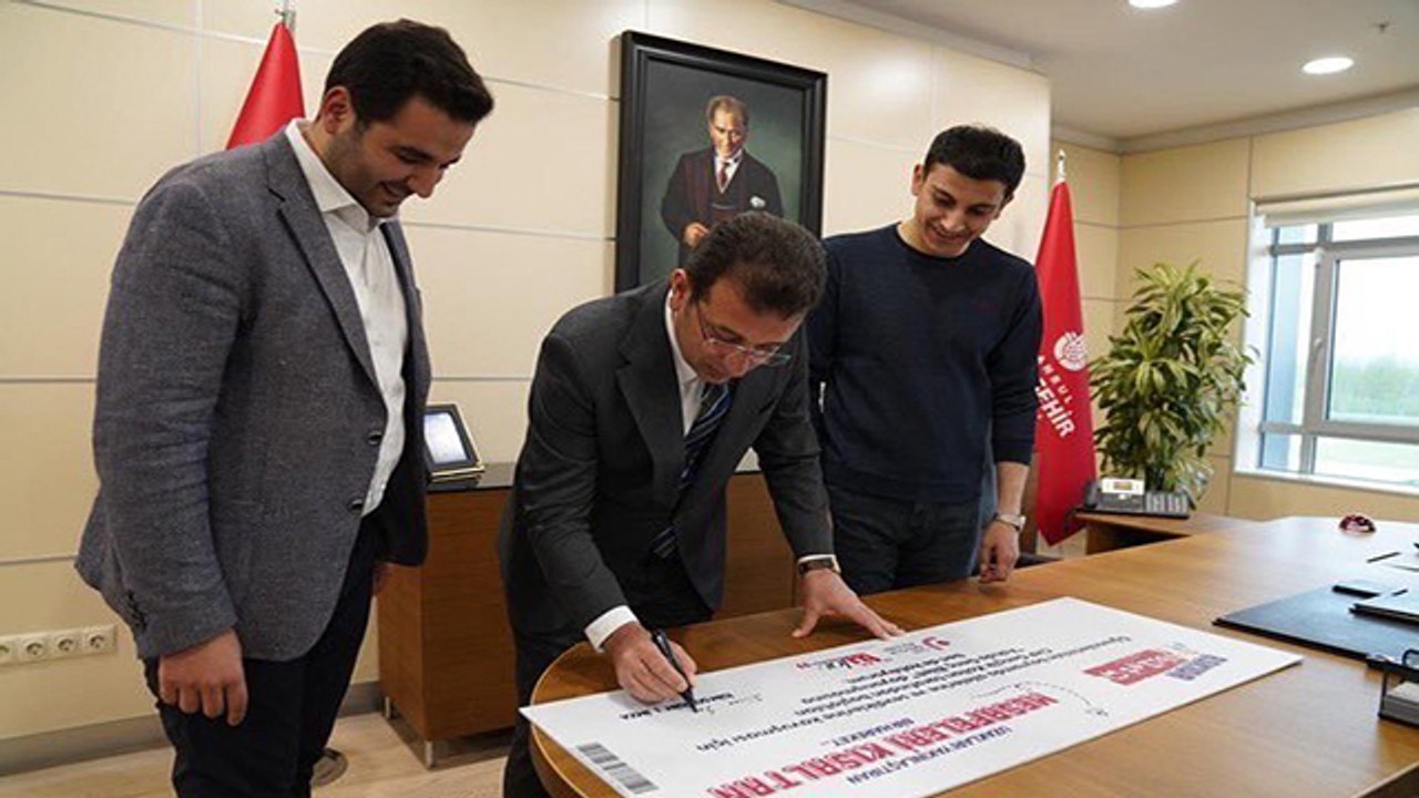 İmamoğlu, "Askıda Genç Bilet" kampanyasına destek oldu: Herkesi davet ediyorum