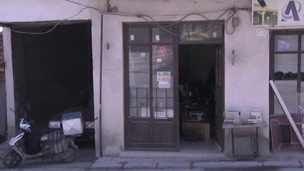 Kütahyalı Süleyman usta 65 yıldır dikiş makinelerini tamir ediyor