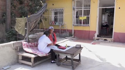 Mahallelinin bayram öncesi kişisel bakımı meslek liselilerden