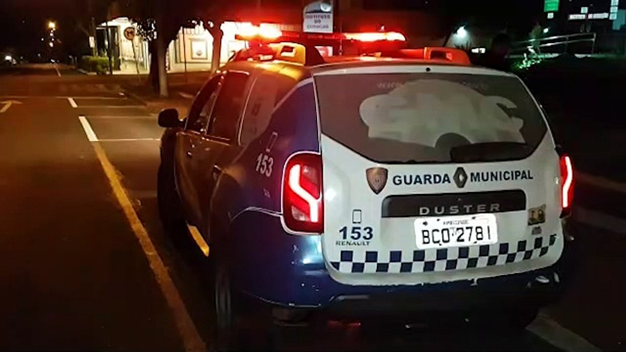 Vigilante visualiza suspeitos supostamente tent...