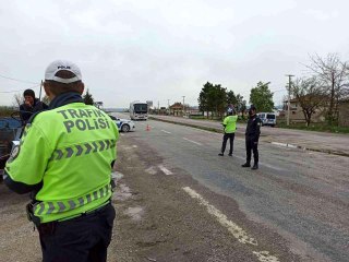 Şuhut'ta trafikte bayram yoğunluğu artınca denetimler başladı