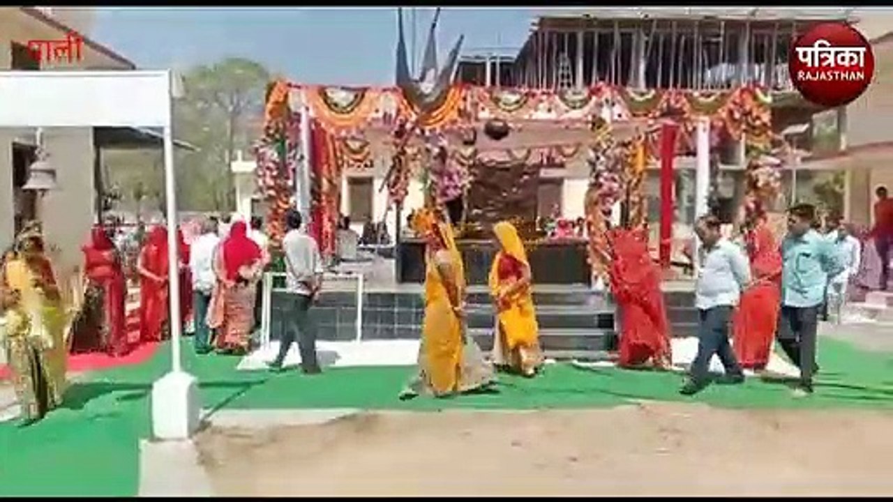 VIDEO : न्याय के देवता का भक्तों ने किया तेलाभिषेक, नवाया शीश