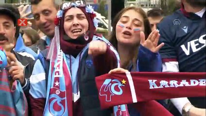 Trabzonspor taraftarları şehir merkezinde toplandı