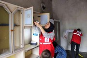 Kızılay, Cizre'de ihtiyaç sahibi ailenin evini onararak bayrama hazırladı