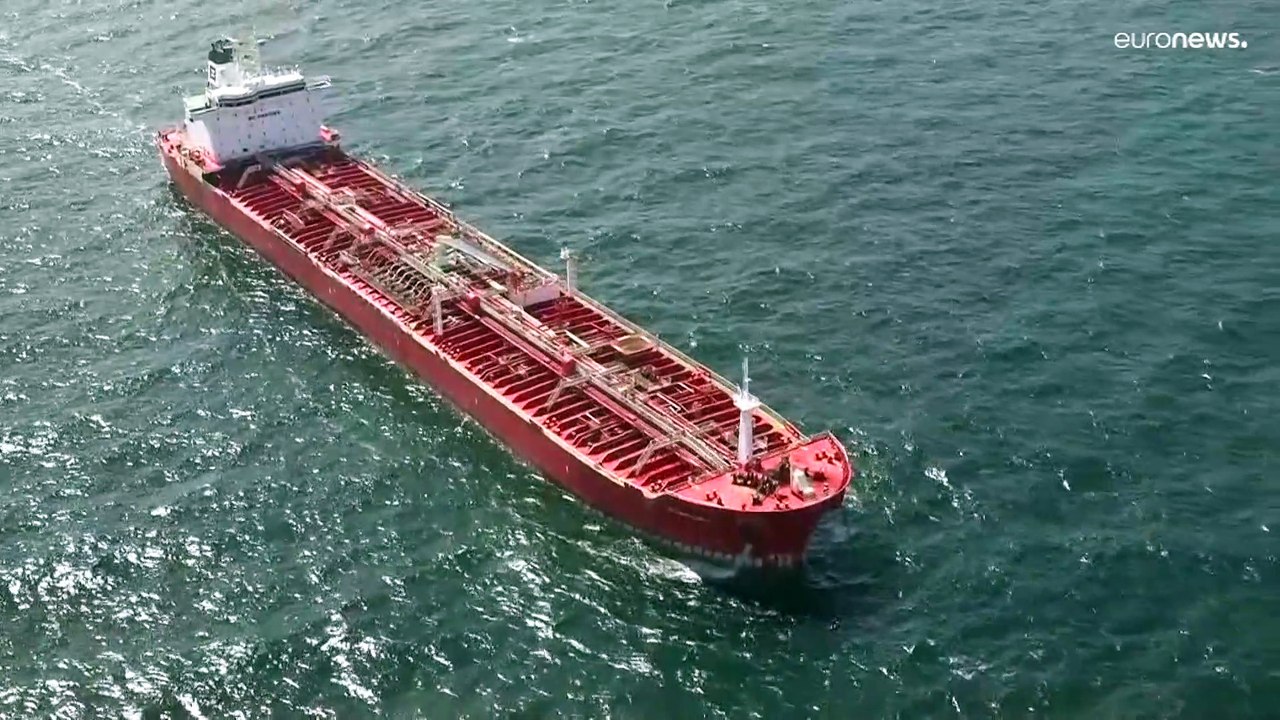 Protest gegen Russland: Niederländische Hafenarbeiter boykottieren Tanker mit russischem Gasöl