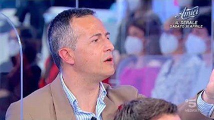 Uomini e Donne, il cavaliere nel mirino di Ilie Maneschi il duro attacco Per un certo periodo Ida P1