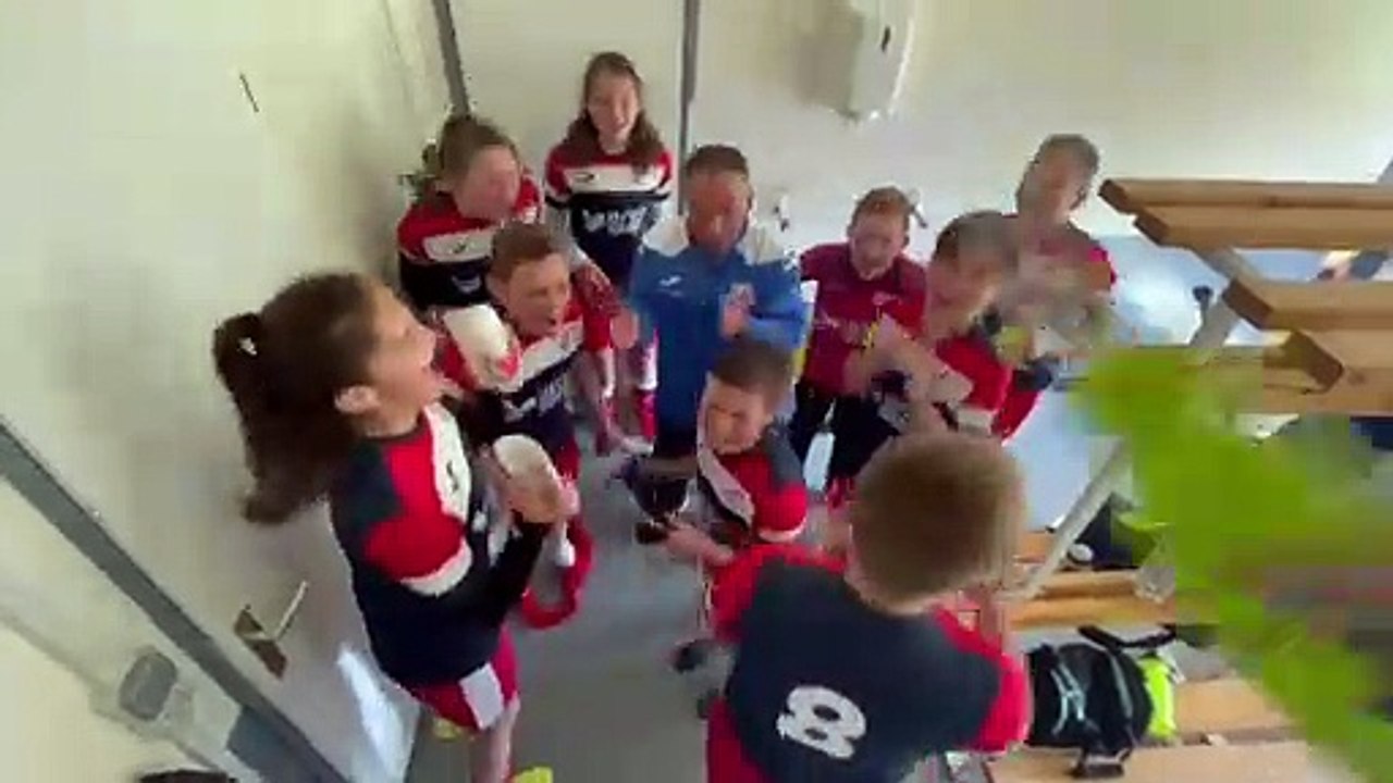 Célébration victoire ! Entente Tréport normande 76 2 / ES Tourville 2 (championnat U13 D3 le 30/04/2022)