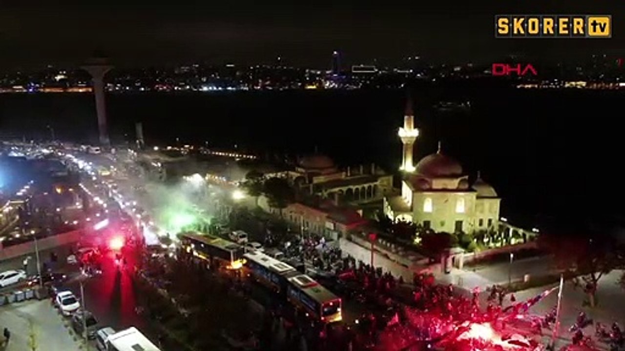 Üsküdar’da bordo-mavili taraftarların 38 yıl sonra gelen şampiyonluk sevinci
