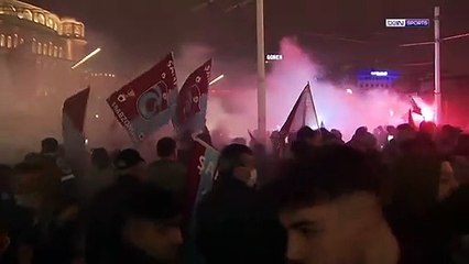 احتفال جماهير طرابزون بالدوري التركي