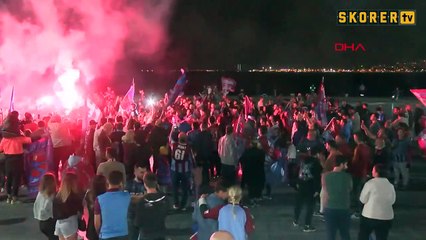 İzmir'de Trabzonspor taraftarlarının şampiyonluk coşkusu