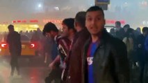Trabzonspor taraftarları Taksim'de horon tepti