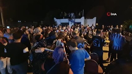 Bodrum'da bordo-mavi gece