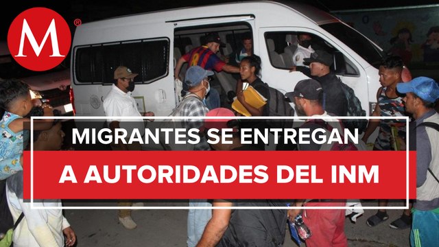 Tras avanzar 40 kilómetros, caravana migrante que salió de Tapachula se entrega al INM