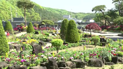 [날씨] 휴일 선선, 오후 황사...수목원 나들이객 북적 / YTN