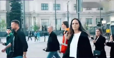 Ukrayna'yı ziyaret eden Angelina Jolie'nin zor anları! Sirenler çalınca kaçmaya başladı