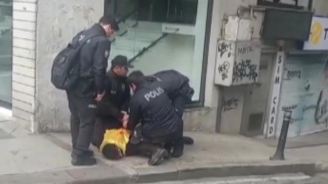 1 Mayıs İçin Taksim'e Çıkmak İsteyen Gruplara Polis Müdahale Etti. Çok Sayıda Kişi Gözaltına Alındı