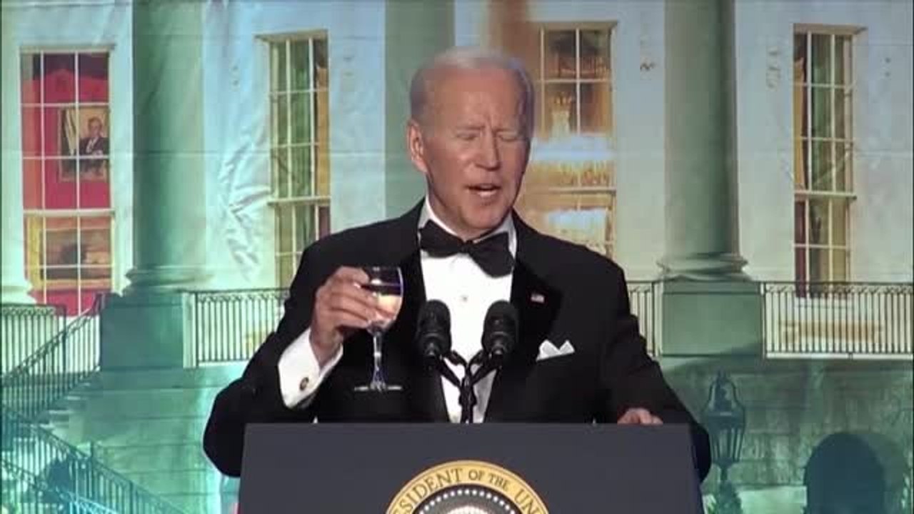 Biden elogia el trabajo de los periodistas que cubren la guerra en Ucrania