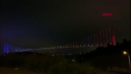 SPOR İstanbul'da köprüler bordo-maviye büründü