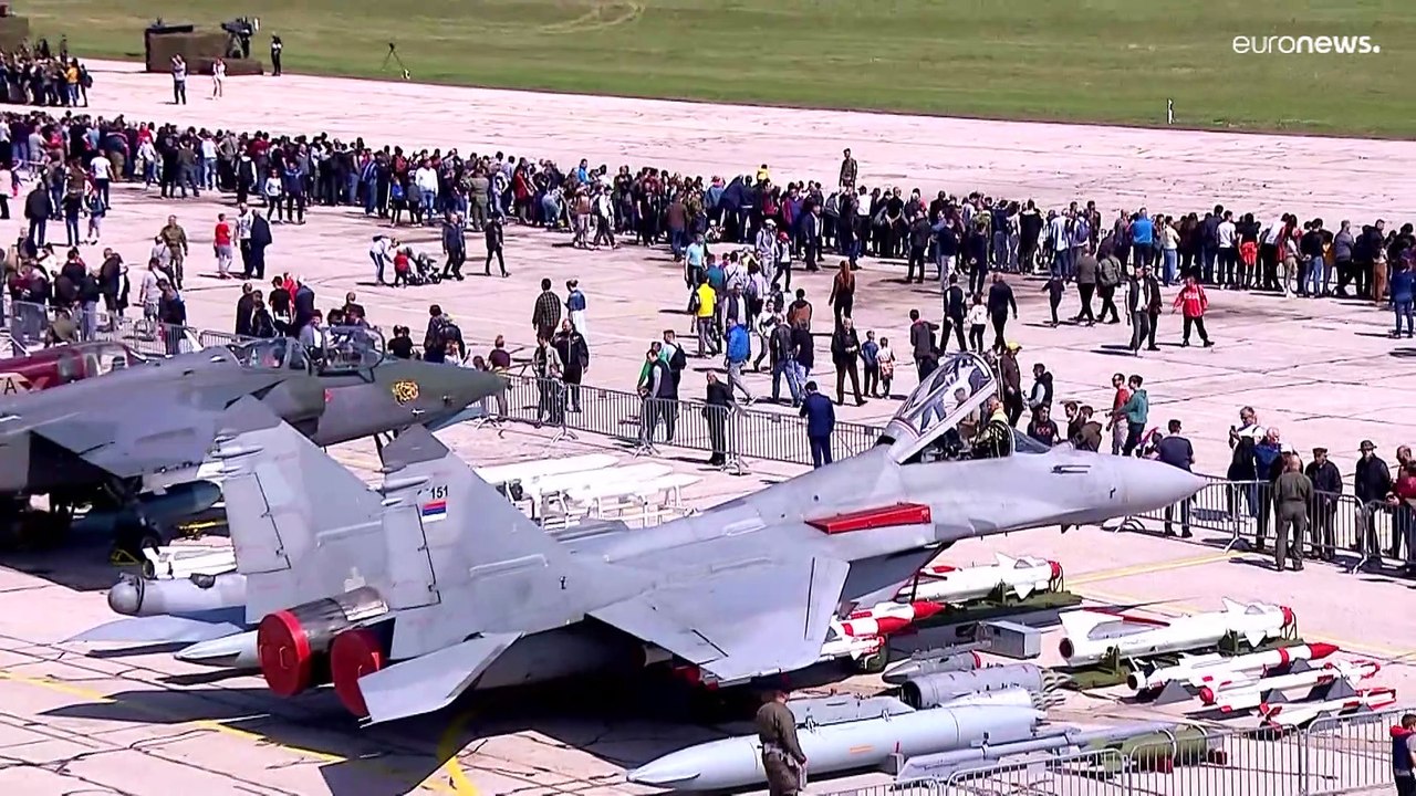 Serbien deckt sich mit neuester Kriegstechnik ein