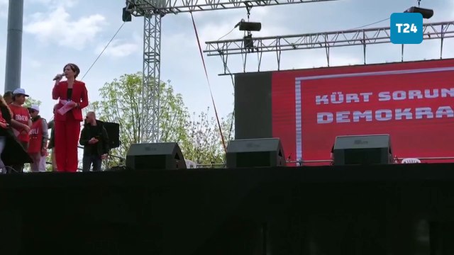 Mücella Yapıcı, Can Atalay ve Tayfun Kahraman'ın Silivri ve Bakırköy'den 1 Mayıs mesajı: 1 Mayıs'ı, Taksim'de kutlayacağımız günlerde hep birlikte olacağız, zulme karşı direneceğiz, birlikte kazanacağız