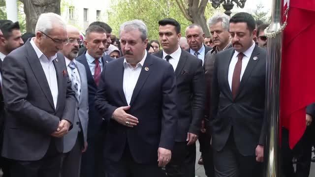 BBP Genel Başkanı Destici, Muhsin Yazıcıoğlu'nun kabrini ziyaret etti