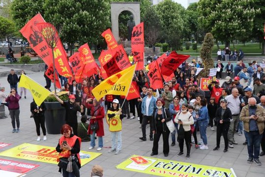 Temizlik işçileri, 1 Mayıs Emek ve Dayanışma Günü'nü çalışarak geçirdi