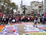 Gezi Davası ile ilgili sloganlara kızan Türk-İş üyeleri Sinop'taki 1 Mayıs kortejini terk etti