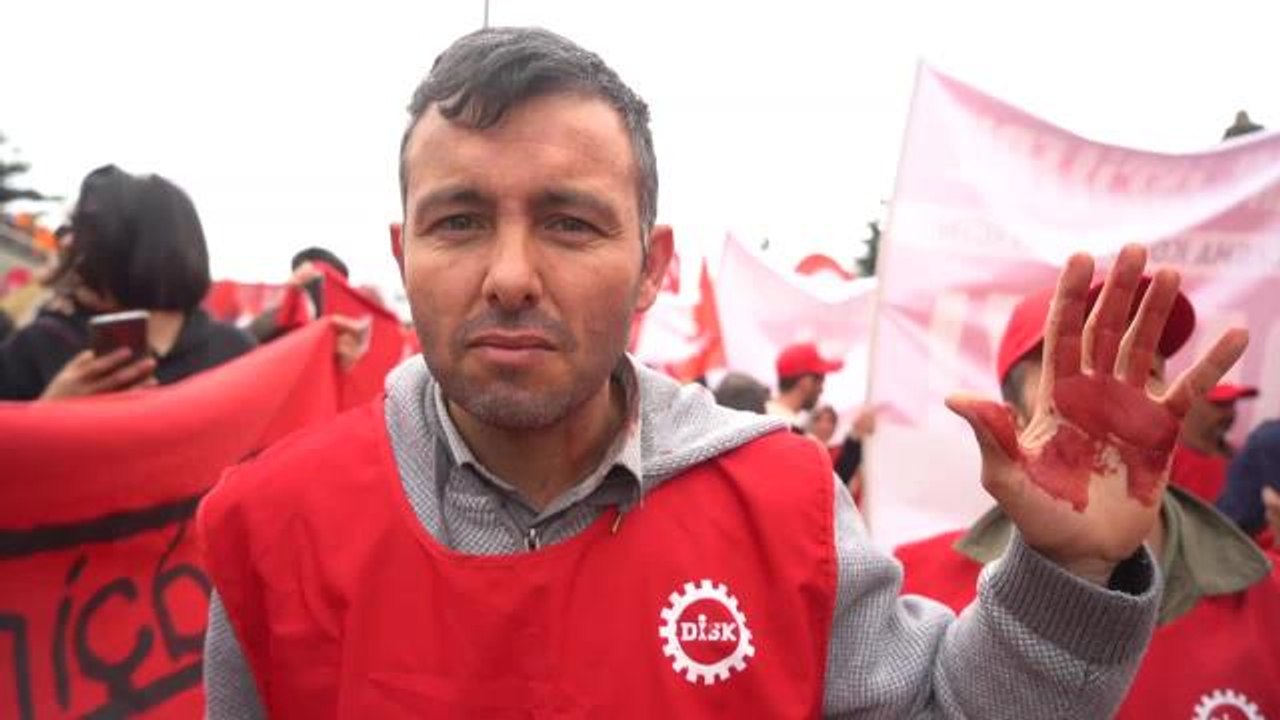 Ankara'daki 1 Mayıs Kutlamasında Arbede: "Telsizlerle Vurup Kafamızı Yardılar"