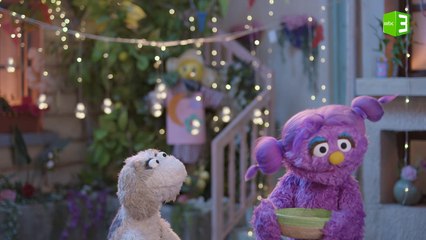 بسمة حزينة بسبب نفاذ كعك ومعمول العيد