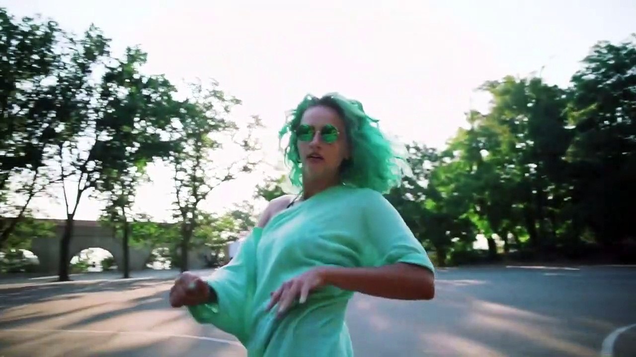 64) Monkeys are coming. Coyote hearing. Dance and electro. Funky (1)