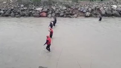 Son Dakika | Trafik kazasında suya kapılan kişiyi arama çalışmaları sürüyor