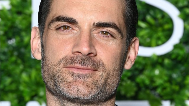 VOICI : Libéré de cette maladie si terrible : Gil Alma en deuil, il rend un poignant hommage à un proche disparu