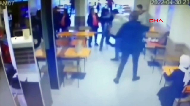 Restoranda ölümle burun buruna geldi, 'Heimlich manevrası' ile kurtuldu