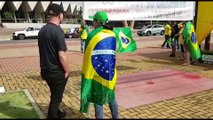 Manifestantes fazem atos a favor de Bolsonaro no dia do trabalhador