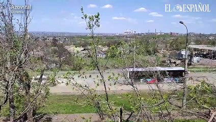 Evacuación en la acería de Azovstal