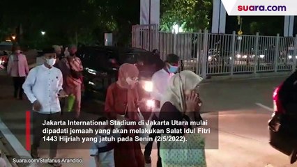 Momen Anies Baswedan Tunaikan Salat Ied di Jakarta International Stadium