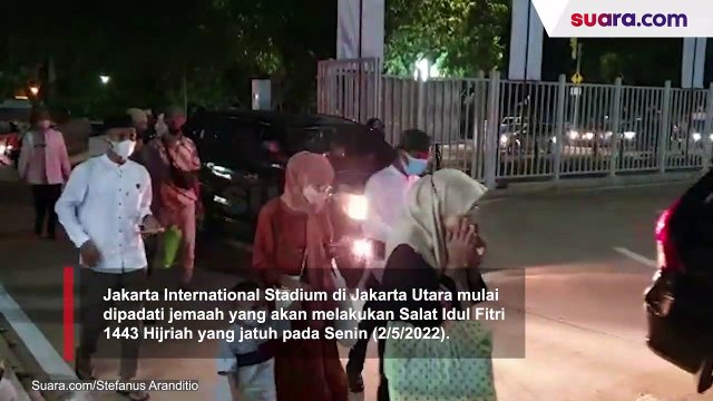 Momen Anies Baswedan Tunaikan Salat Ied di Jakarta International Stadium