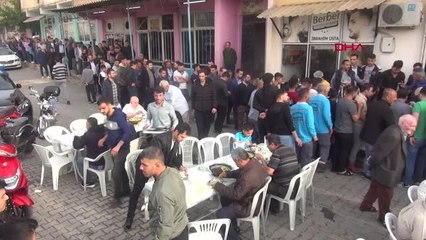 ŞANLIURFA'DA, BAYRAM NAMAZININ ARDINDAN TİRİT İKRAMI