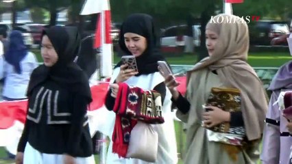 Unik! Salat Id dengan Pemandangan Alutsista TNI