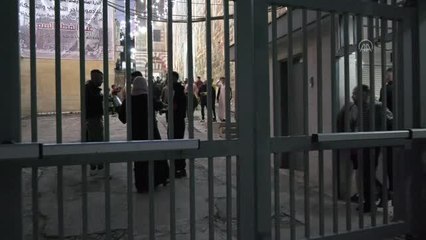 Batı Şeria'daki Filistinliler bayram namazında Harem-i İbrahim Camisi'ni doldurdu