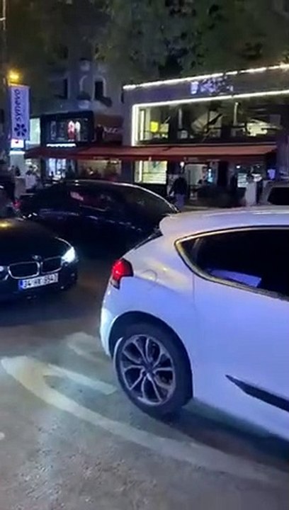 Hilal Kaplan'dan tepki çeken paylaşım: ''Medeni Bağdat Caddesi'ne bakınız''