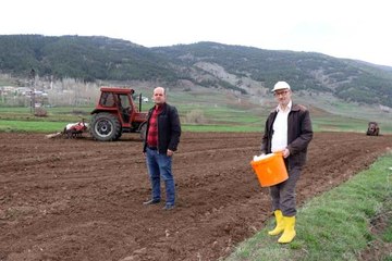 Belediyeden çiftçilere mazot ve traktör desteği
