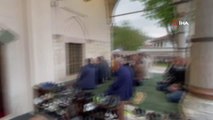 Saraybosna'da Müslümanlar bayram sabahı camilere akın etti