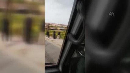 Sultangazi'de yoldan çıkarak boş araziye giren İETT otobüsünde hasar oluştu