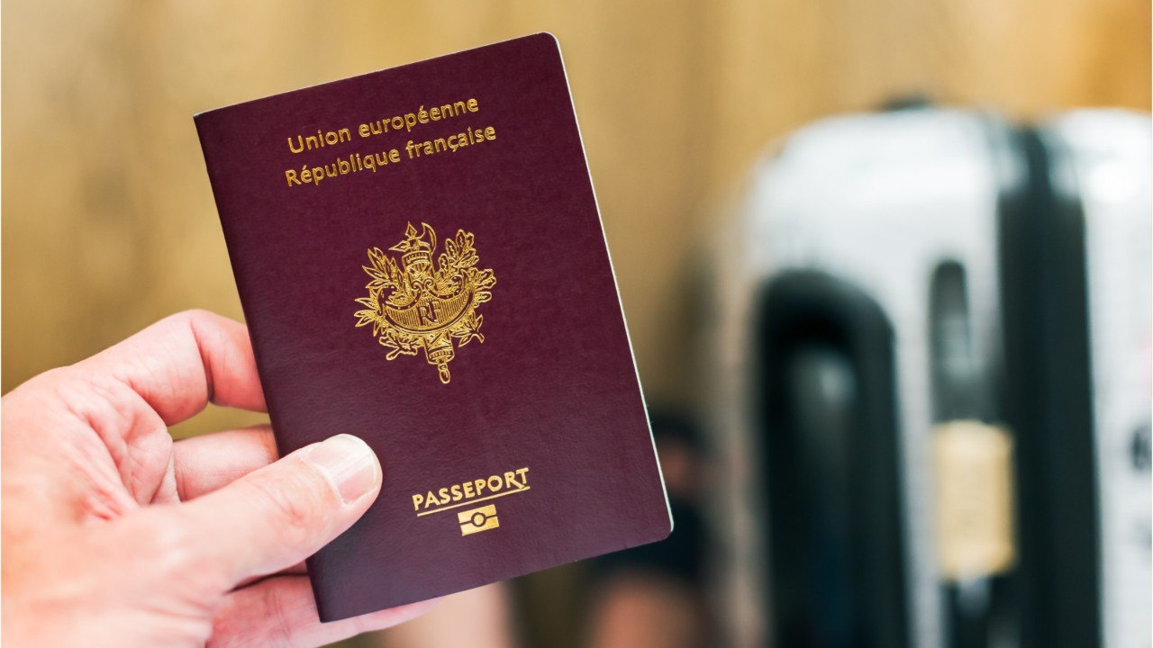 Délais d’obtention de nouveaux papiers d’identité : un retour à la normale prévu cet été