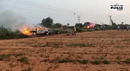மின்கம்பத்தில் மோதி கார் தீப்பிடித்து; ஒருவர் தீயில் கருகி உயிரிழப்பு!