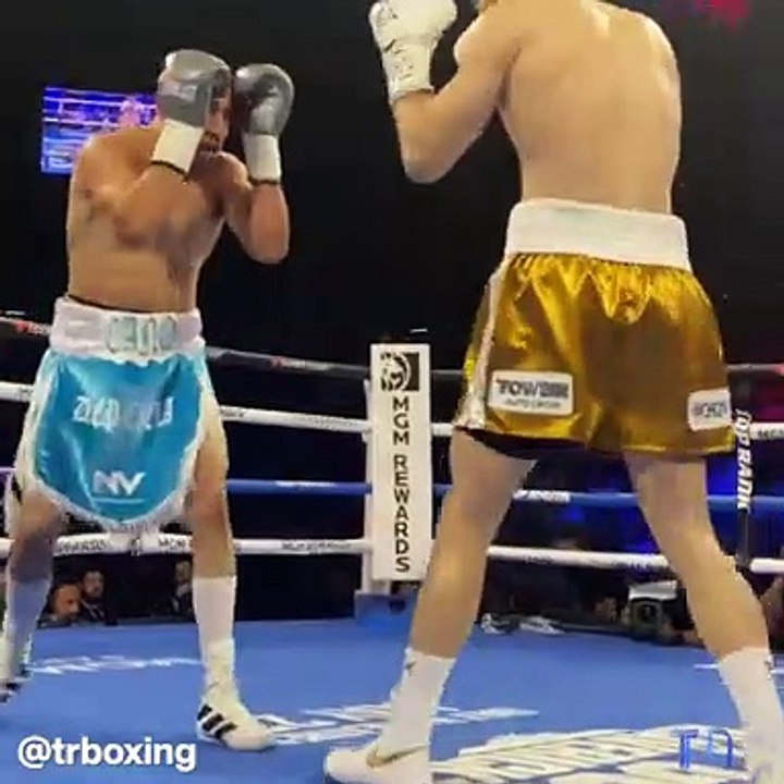 Le petit-fils de Muhammad Ali met un énorme KO à son adversaire !