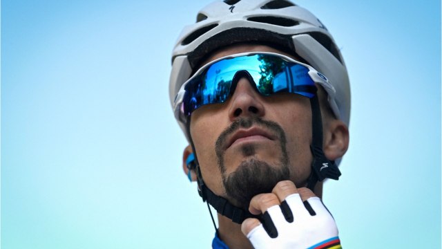 VOICI : Julian Alaphilippe victime d'un accident : son manager donne des nouvelles peu rassurantes (1)