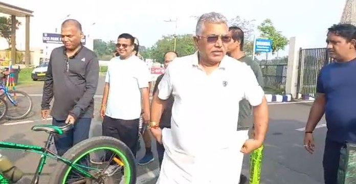 সরকারের পারফরম্যান্স কেমন তা মানুষ হাড়ে হাড়ে টের পাচ্ছে : দিলীপ ঘোষ |Oneindia Bengali